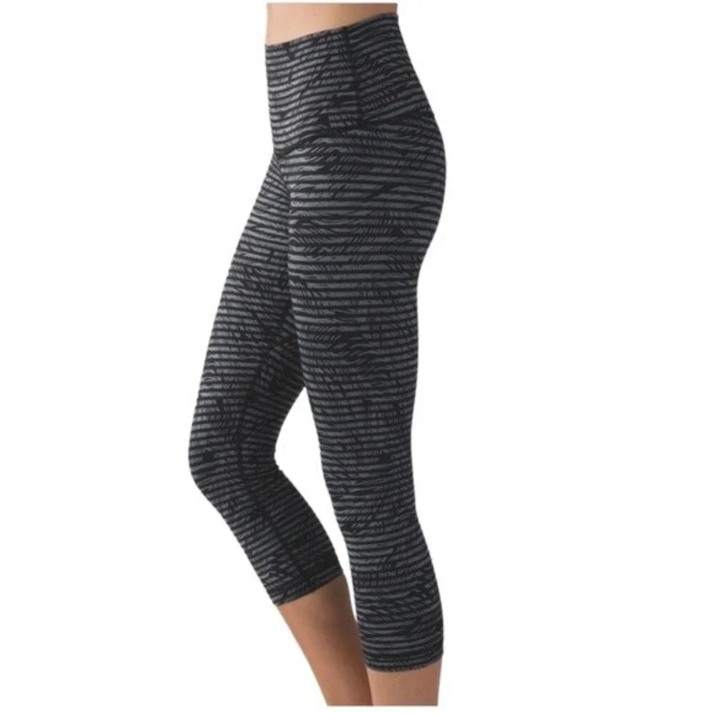 Lululemon Wunder Under Crop II Full-On Luon Roll Down Leggings Gray Palms Size 4